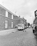 54113 Gezicht in de Bolstraat te Utrecht met de huizen nrs. 2-hoger, uit het noordwesten met links op de voorgrond de ...